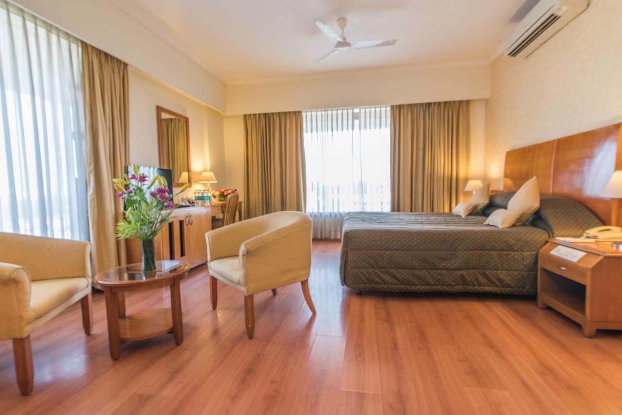 Sai Vishram Business Hotel Бангалор Экстерьер фото